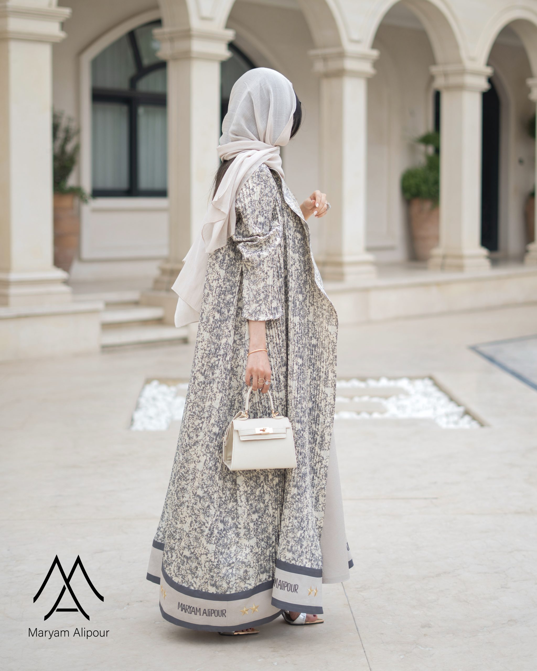عبای آینا